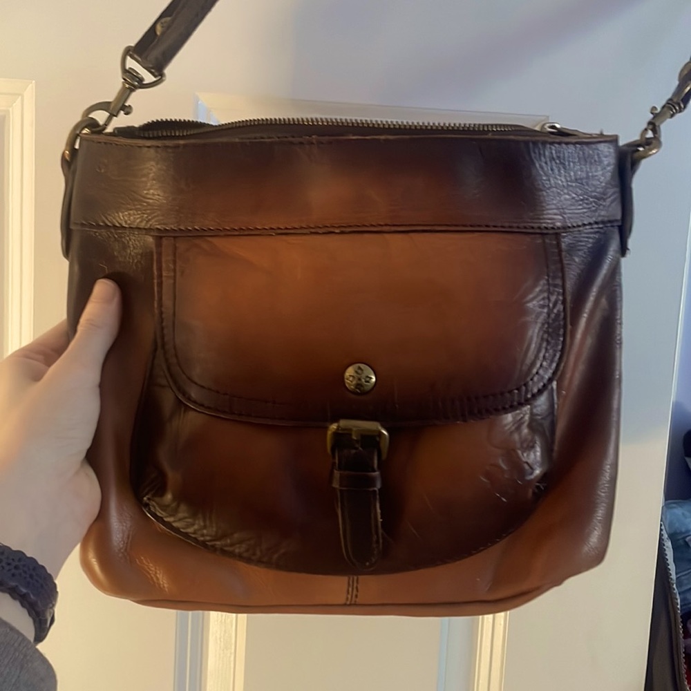 Brown ombré cross body adjustable satchel Patricia Nash
